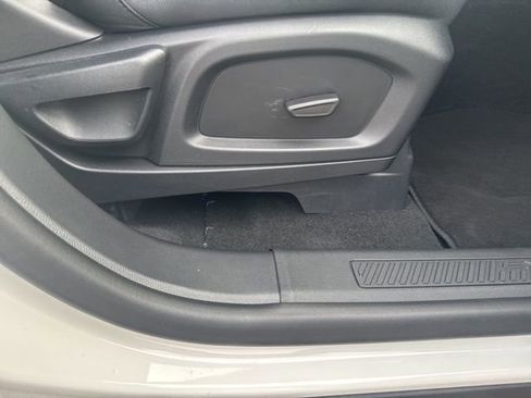 Used 2025 Ford Explorer Active image 42