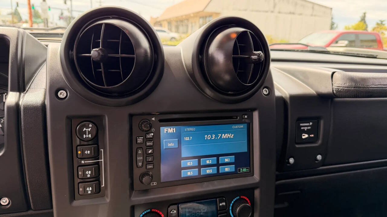 Used 2005 HUMMER H2 SUT w/ Preferred Equipment Group AWD/4WD image 15