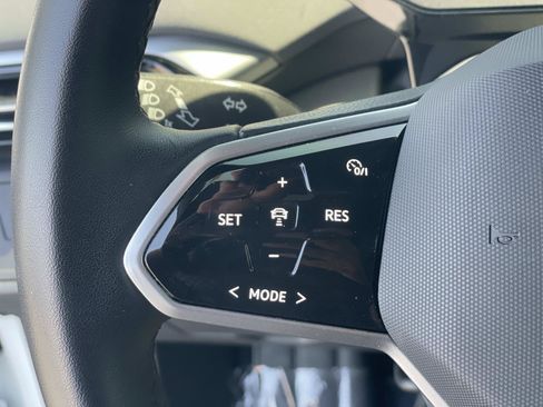 Certified 2023 Volkswagen ID.4 Pro RWD image 9