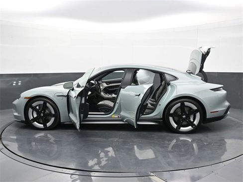 New 2025 Porsche Taycan 4S image 35