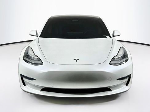 Used 2020 Tesla Model 3 Standard Range Plus RWD image 2
