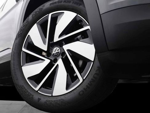 New 2026 Volkswagen Atlas SE image 3