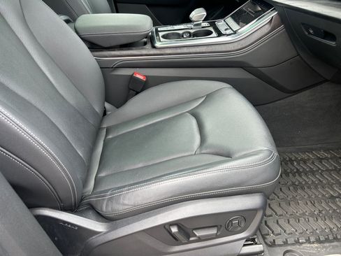 Certified 2023 Audi Q8 Premium Plus AWD/4WD image 28