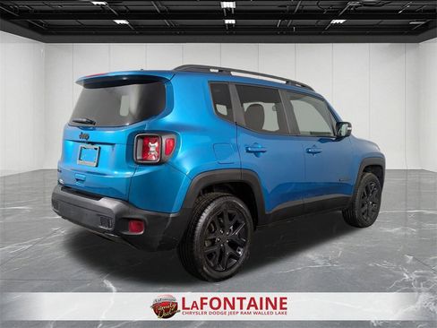 Certified 2022 Jeep Renegade Altitude w/ Convenience Group image 5