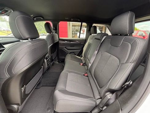 New 2026 Jeep Grand Cherokee Laredo AWD/4WD image 10