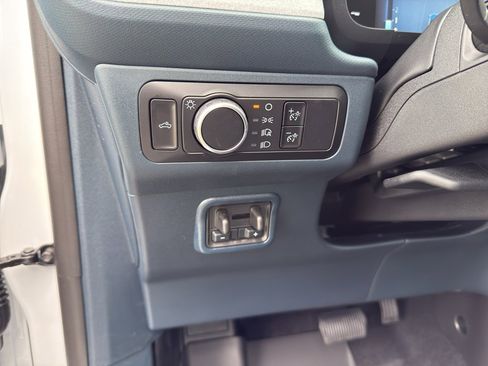 New 2025 Ford Maverick XLT w/ XLT Luxury Package image 17