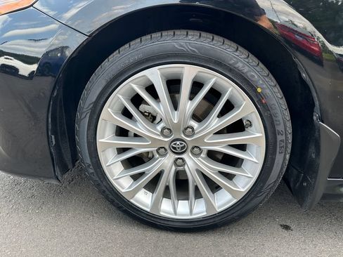 Used 2019 Toyota Camry XLE FWD image 12