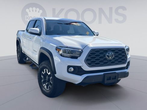 Used 2023 Toyota Tacoma TRD Off-Road w/ Technology Package AWD/4WD image 8