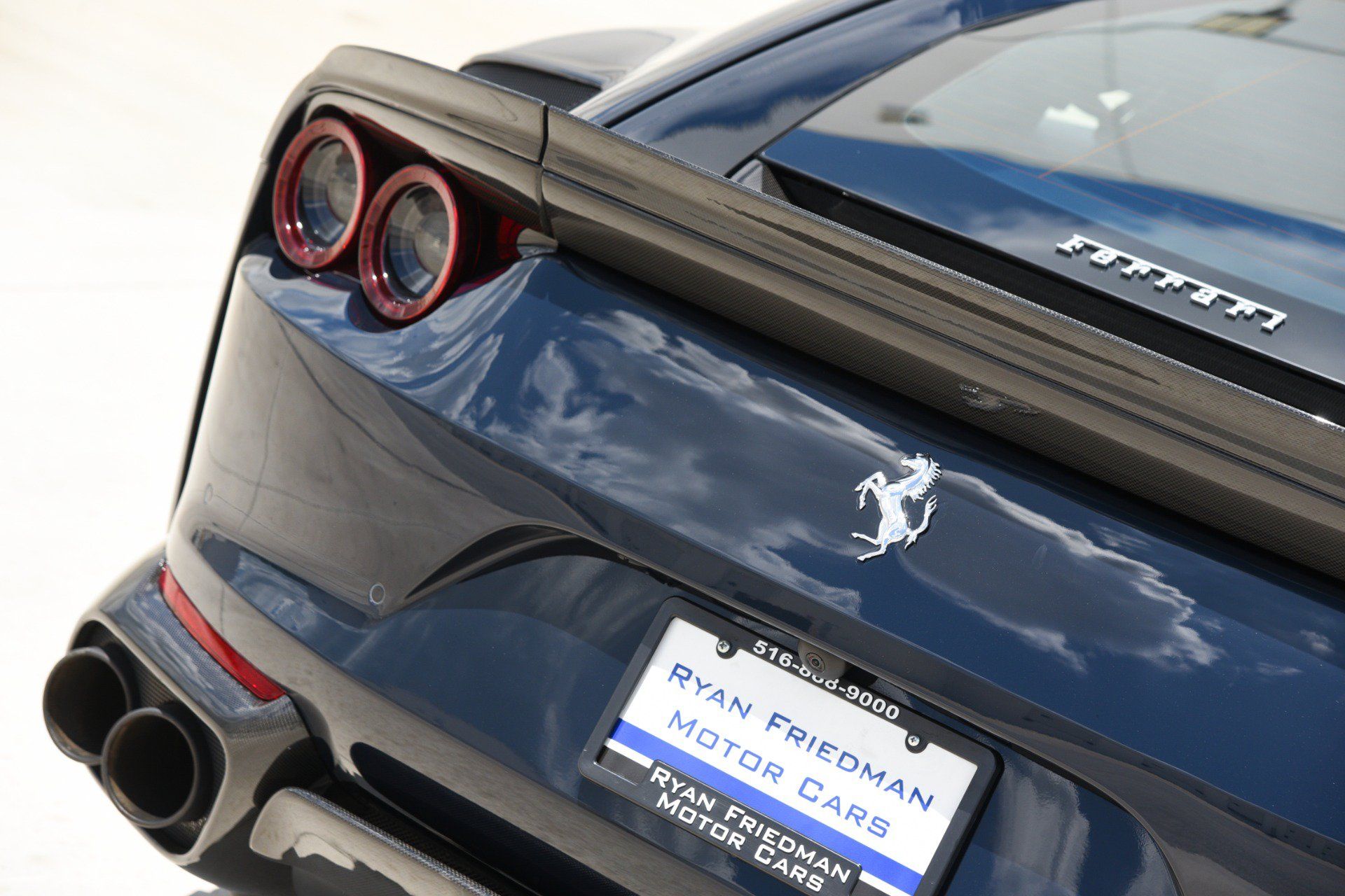 Used 2020 Ferrari 812 Superfast RWD image 16
