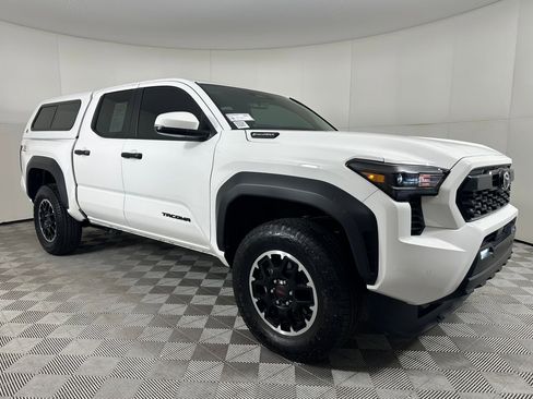 Certified 2025 Toyota Tacoma TRD Off-Road w/ TRD Off Road Upgrade Package image 6