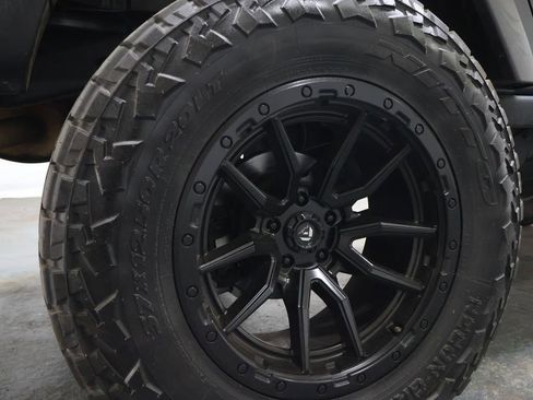 Used 2016 Jeep Wrangler Sahara AWD/4WD image 27