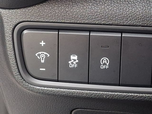 Used 2025 Kia Soul LX w/ LX Technology Package FWD image 23