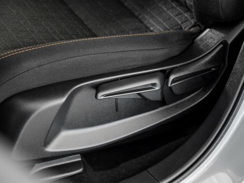 Used 2025 Honda HR-V Sport image 35