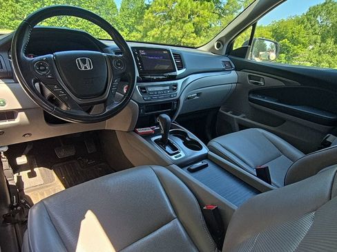 Used 2019 Honda Ridgeline RTL-T image 3