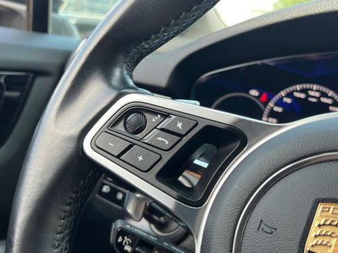 Certified 2020 Porsche Cayenne E-Hybrid AWD/4WD image 24