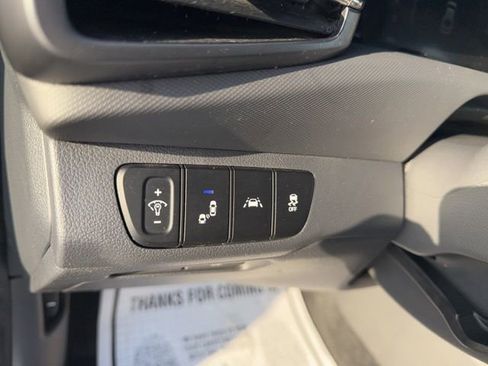 Used 2022 Hyundai Ioniq SE image 13