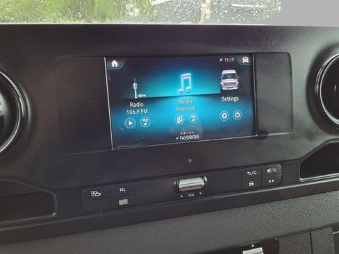 Used 2024 Mercedes-Benz Sprinter 2500 image 7