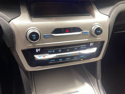Used 2021 Ford Explorer 4WD image 10