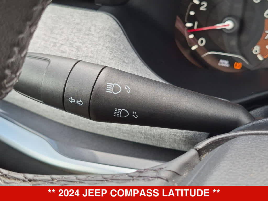 Used 2024 Jeep Compass Latitude AWD/4WD image 26