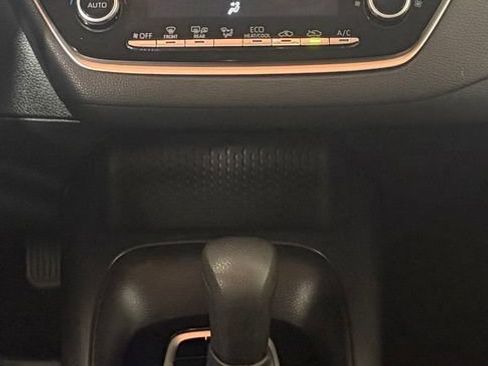 Used 2021 Toyota Corolla LE FWD image 2