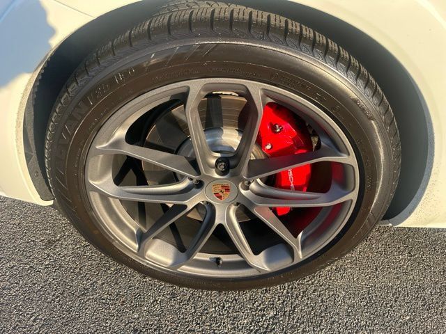 Used 2025 Porsche Cayenne GTS AWD/4WD image 7