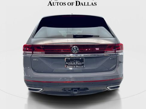 Used 2025 Volkswagen Atlas SEL AWD/4WD image 7