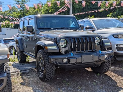 Used 2023 Jeep Wrangler Unlimited w/ Sun & Screen Package AWD/4WD image 4