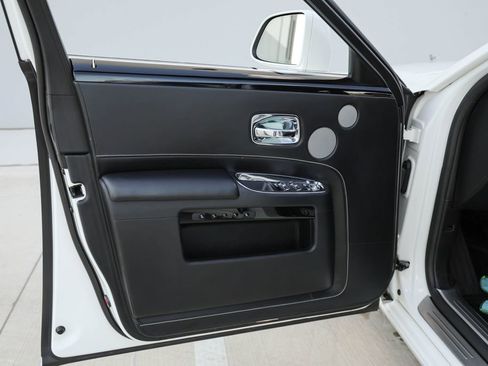 Used 2019 Rolls-Royce Ghost RWD image 15