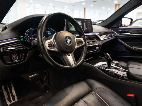 Used 2022 BMW M550i xDrive M550i xDrive image 19