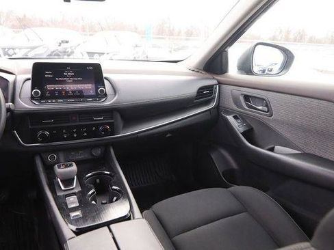 Used 2023 Nissan Rogue S image 23