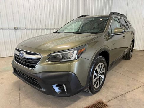 Used 2022 Subaru Outback Premium AWD/4WD image 1