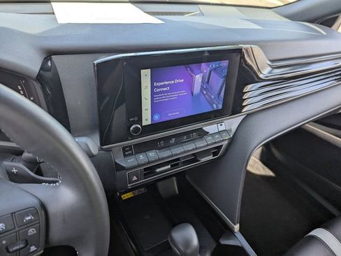 Used 2025 Toyota Camry SE FWD image 25