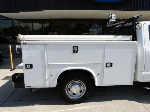 Used 2019 Ford F250 XL w/ Power Equipment Group image 20