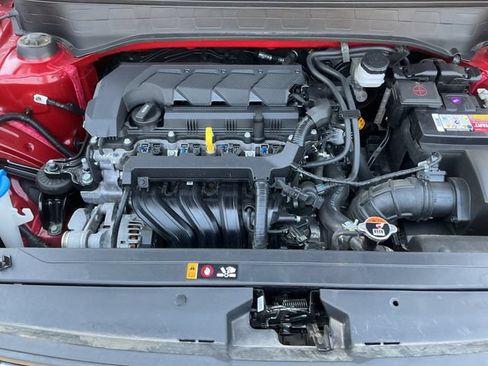 Used 2022 Hyundai Venue Limited FWD image 24