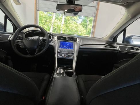 Used 2019 Ford Fusion SE FWD image 7