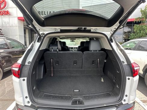 Used 2019 Buick Enclave Essence FWD image 18