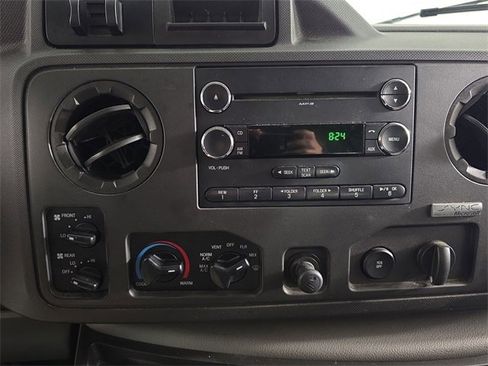 Used 2010 Ford E-350 and Econoline 350 XLT image 13