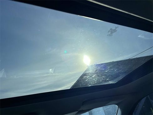 Used 2022 Ford F150 Lariat w/ Equipment Group 502A High image 13