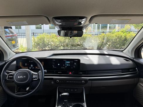 Used 2026 Kia Carnival FWD image 36