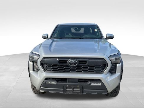 Used 2025 Toyota Tacoma TRD Off-Road AWD/4WD image 3