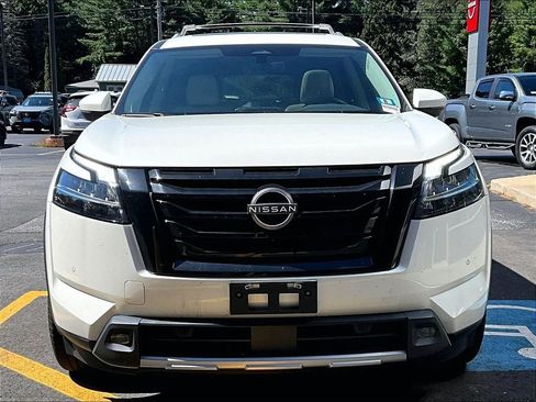 Used 2023 Nissan Pathfinder SL w/ SL Premium Package AWD/4WD image 2