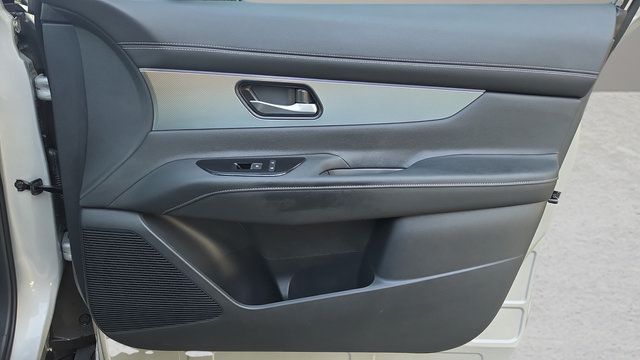 Used 2025 Nissan Murano SL AWD/4WD image 24