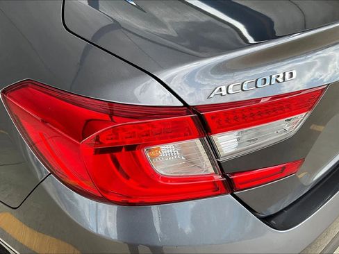 Used 2018 Honda Accord Touring image 29