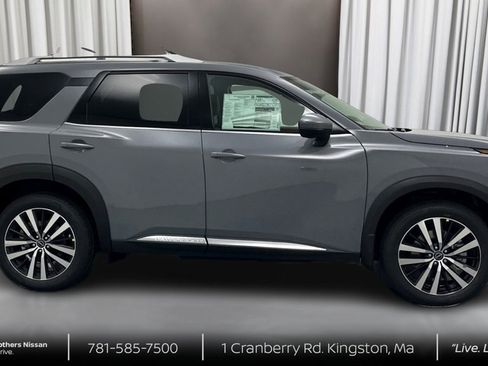 New 2025 Nissan Pathfinder Platinum w/ Cargo Package image 4