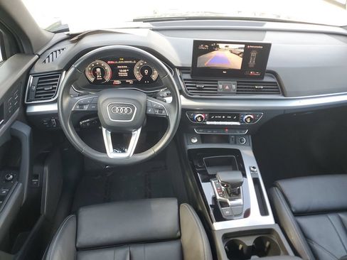 Certified 2025 Audi Q5 2.0T Premium AWD/4WD image 3