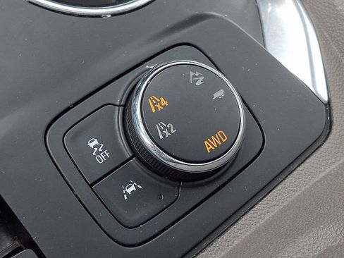 Used 2020 Chevrolet Traverse Premier AWD/4WD image 28