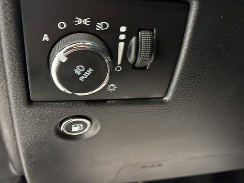 Used 2017 Jeep Grand Cherokee Limited image 20