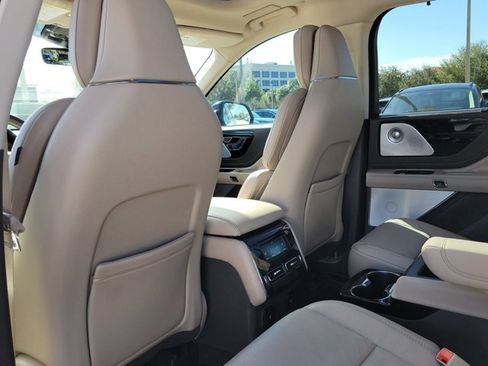 Certified 2020 Lincoln Aviator Reserve w/ Equipment Group 202A image 15