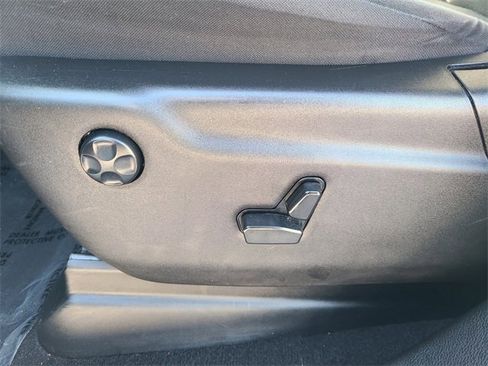 Used 2023 Dodge Durango GT image 26