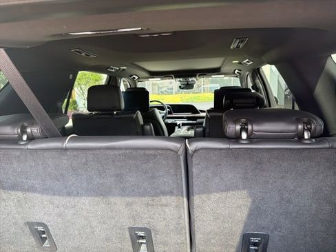 Used 2021 Cadillac Escalade Premium Luxury RWD image 34